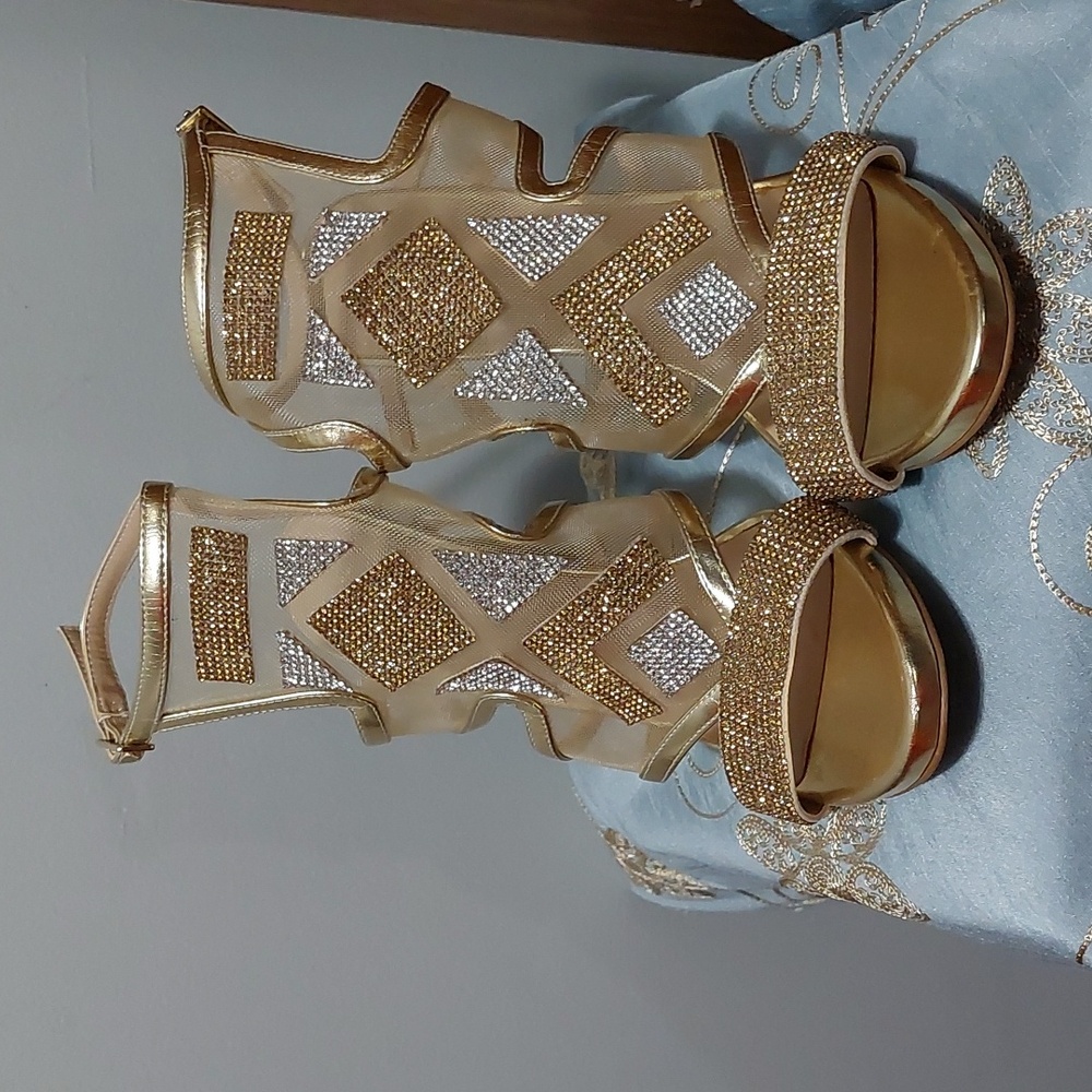 Thalia Sodi High Heel Open Toe Shoes